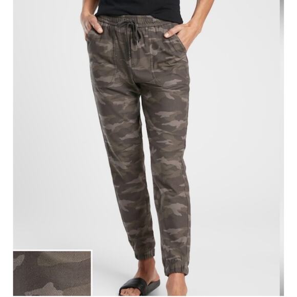 Athleta Farallon Camouflage Camo Jogger Pants 8 - Picture 1 of 5